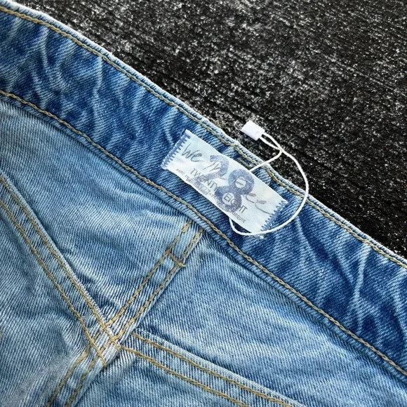 We The Free Light Denim Distressed Flare Jeans size 28 EUC - Picture 9 of 9